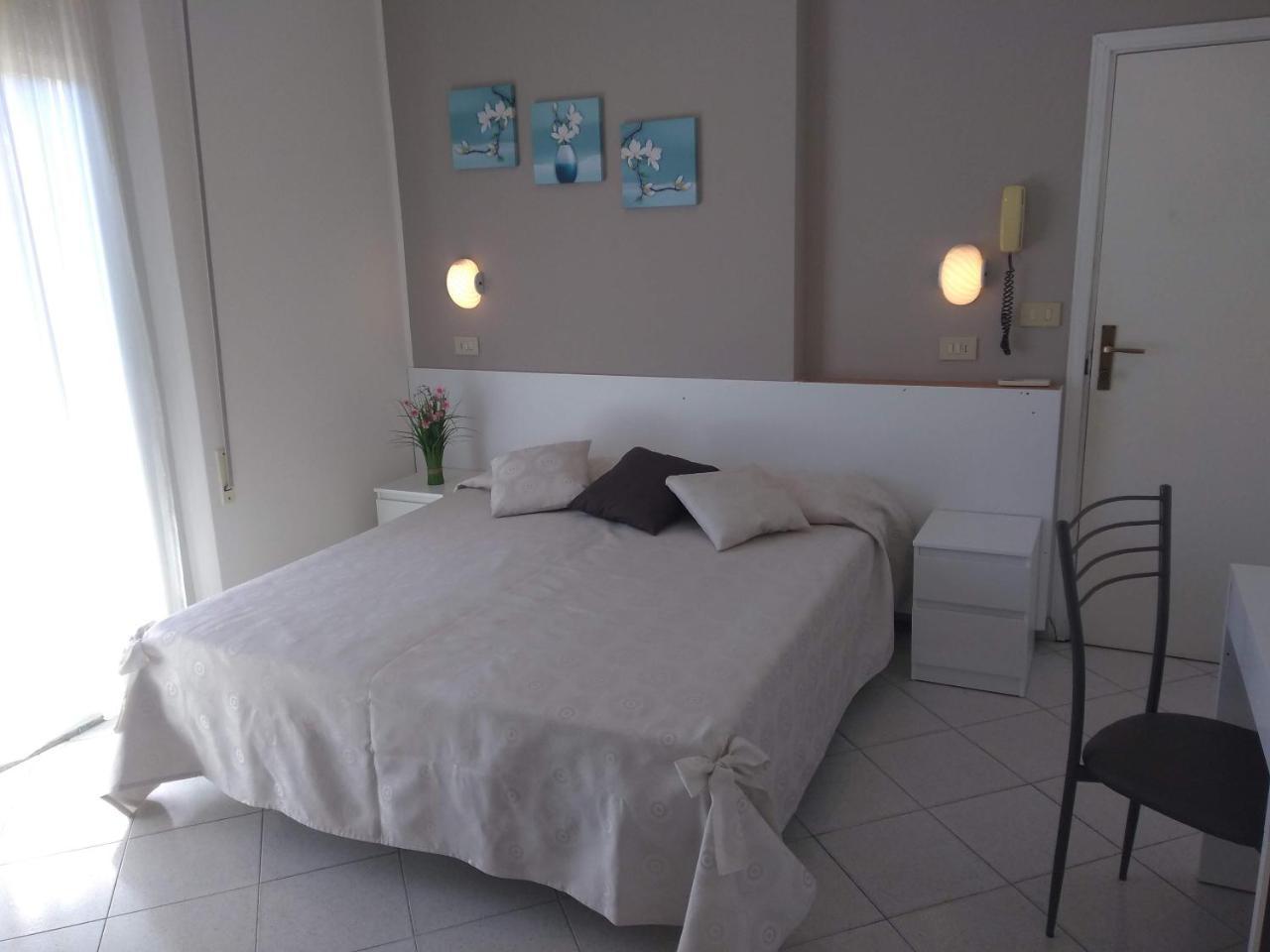 Hotel La Bella Vita Rimini Kültér fotó