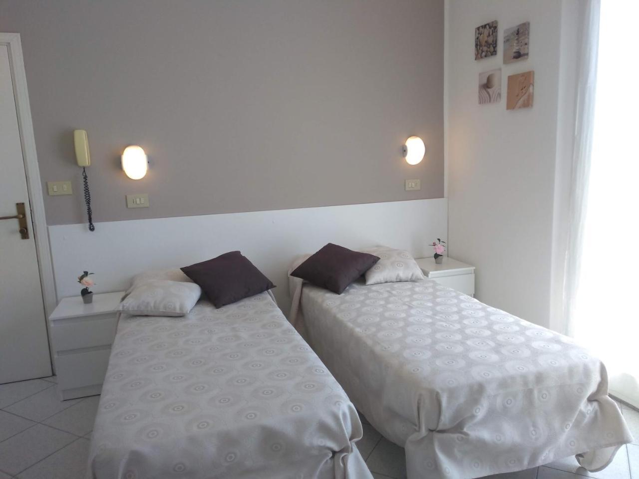 Hotel La Bella Vita Rimini Kültér fotó