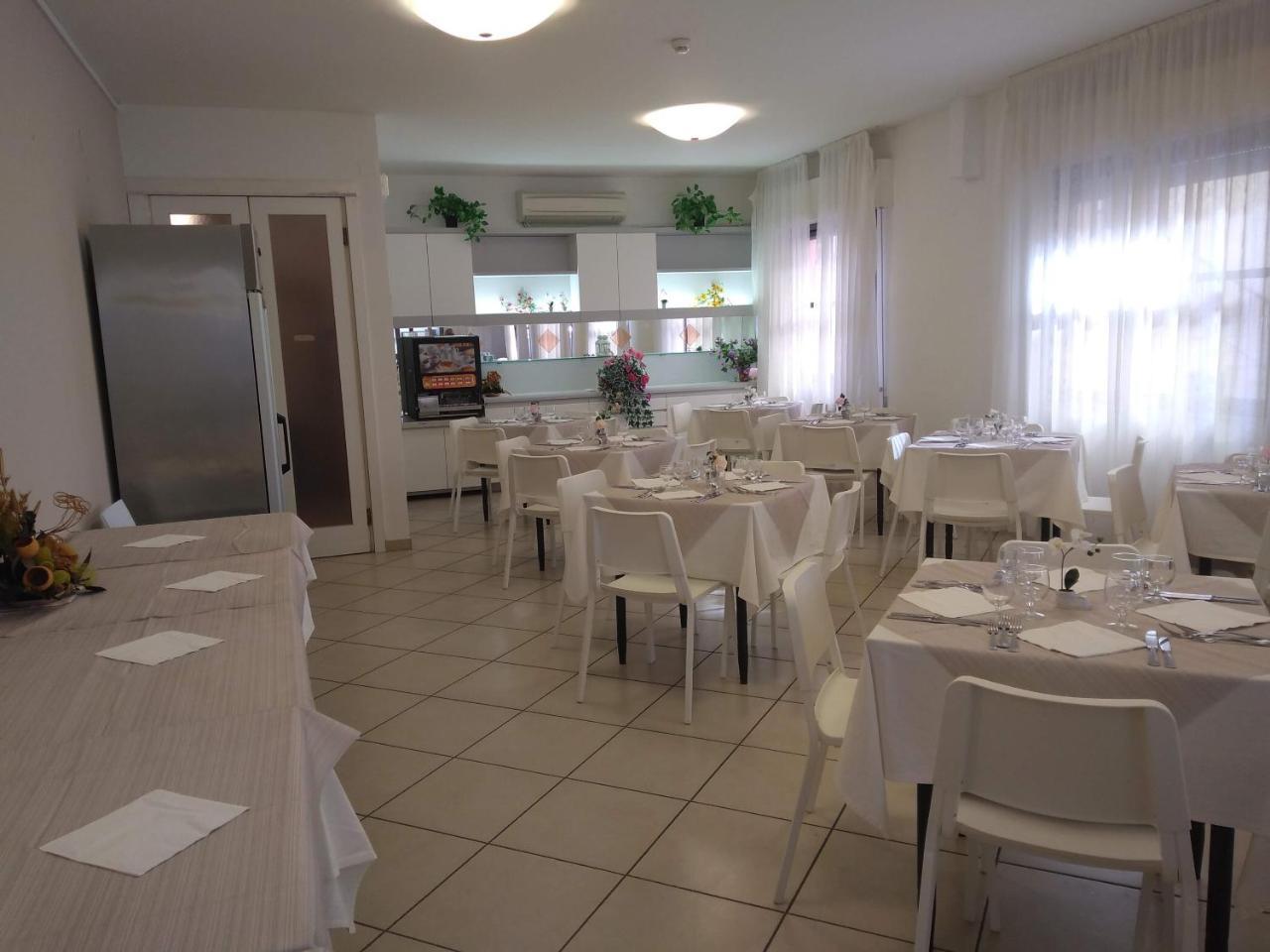 Hotel La Bella Vita Rimini Kültér fotó