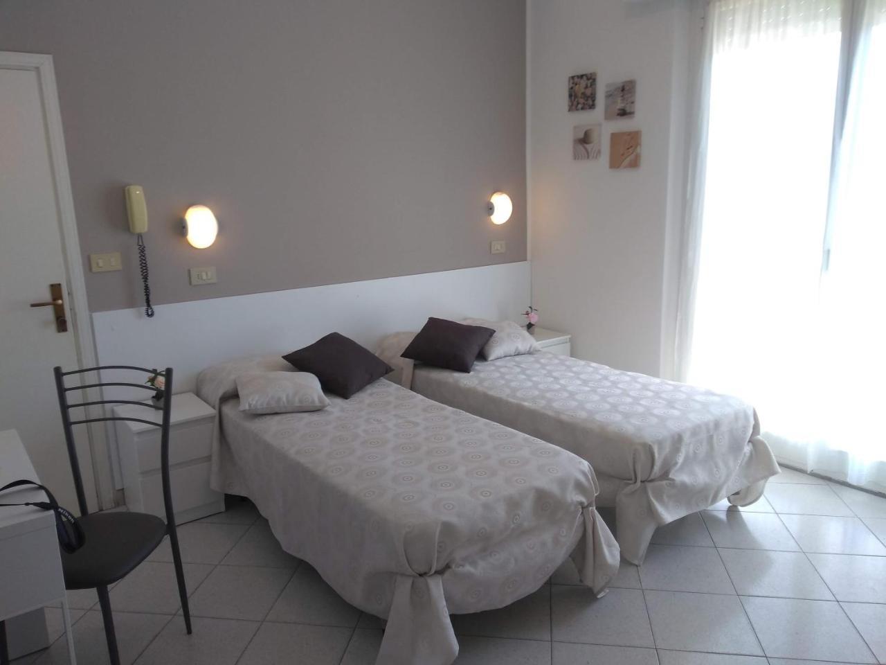 Hotel La Bella Vita Rimini Kültér fotó